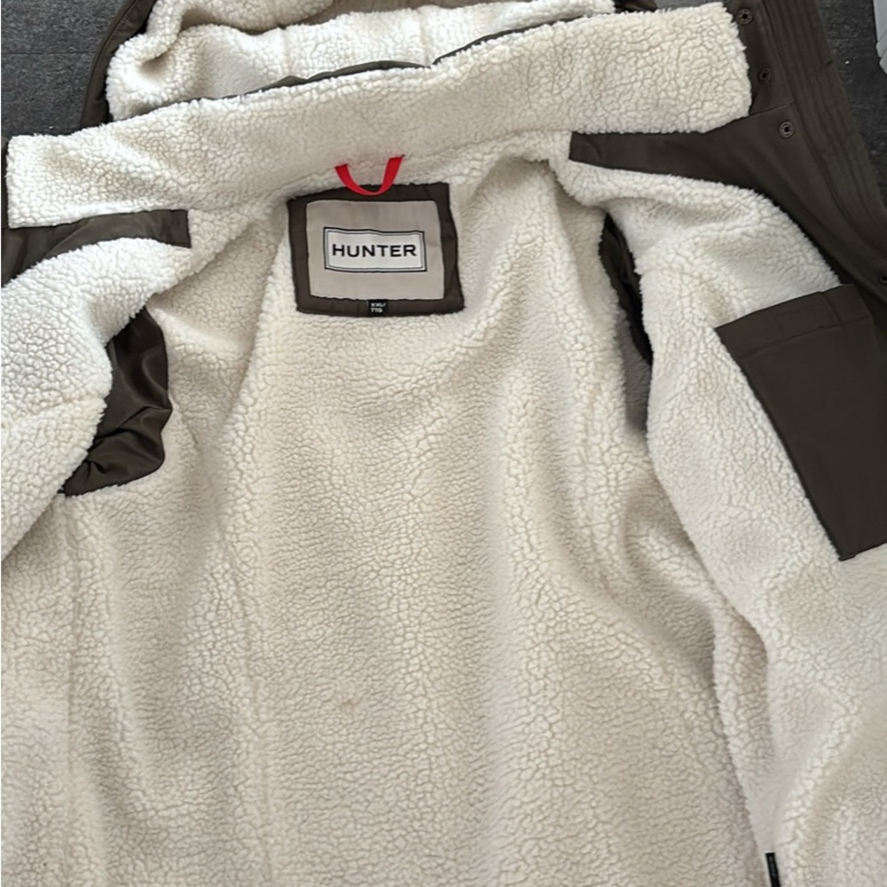 Hunter Quilted Olive Puffer Jacket with Hood - Picture 2 of 2
